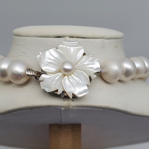 Cultured Pearl Strand Necklace Japan Mother of Pearl Clasp Classic Hand Knotted - Picture 9 of 11